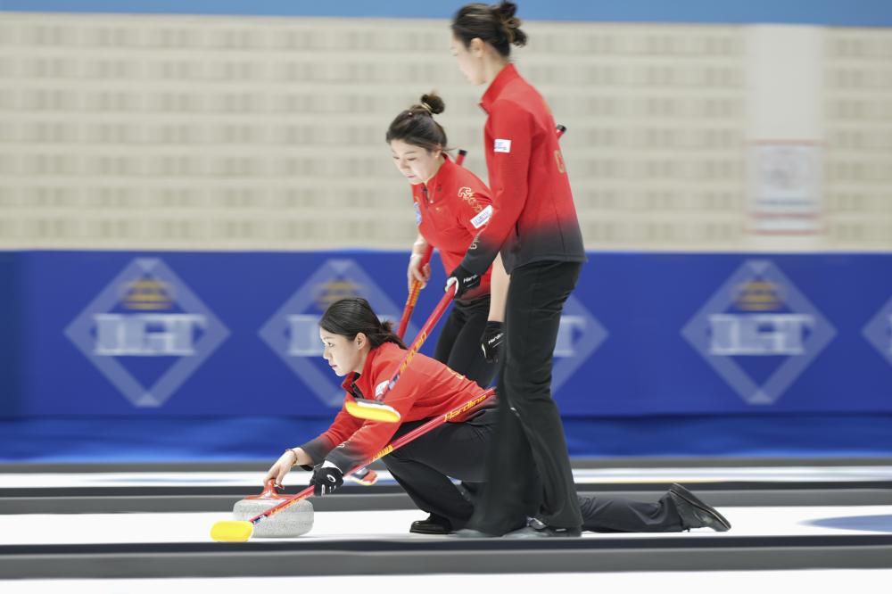 主优化词：塞维利亚客场几百强敌，表现出色